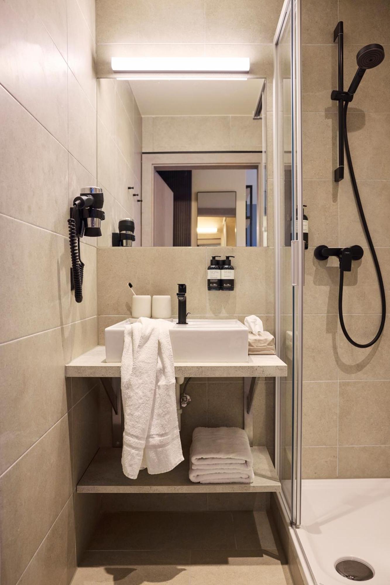 Hotel Und - Smart Alpine Stay Schladming Buitenkant foto